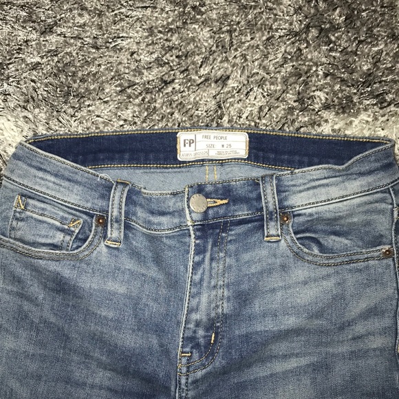 Free People Frayed Skinny Jeans - Picture 4 of 4